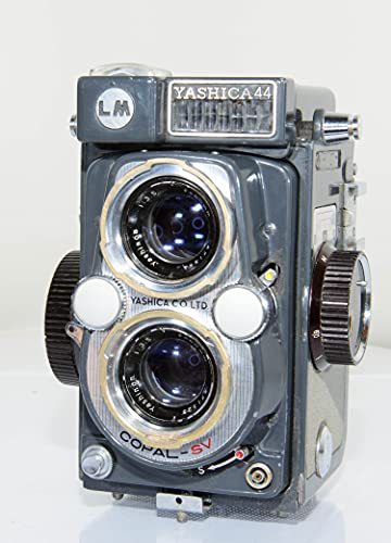 ヤシカ44 ベスト判フィルム使用の4×4cm二眼レフカメラ 【中古】 (Yashica-44 LM)