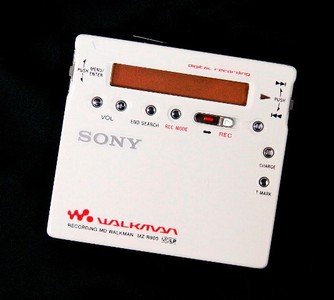 SONY　ソニー　MZ-R900（W）　ホワイト系　ポータブルMDプレーヤー　MDLP対応　（MD録音再生兼用機/MDウォークマン/レコーダー）